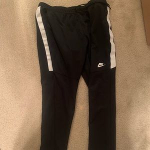 Nike tribute joggers pants size large.